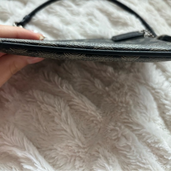 COACH- wristlet - Picture 8 of 12